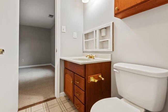 Photo - 648 Golfview Dr