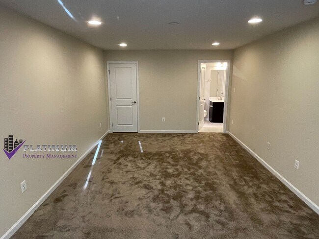 Photo - Creekside Village