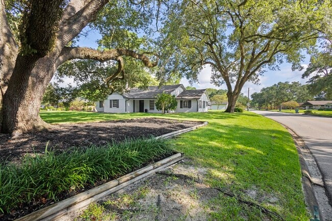 Photo - 4610 Regina Ln