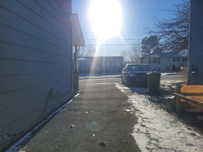 Photo - 165 Amaranth Crescent