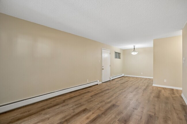 2855 S Monaco Pky Unit 3-107