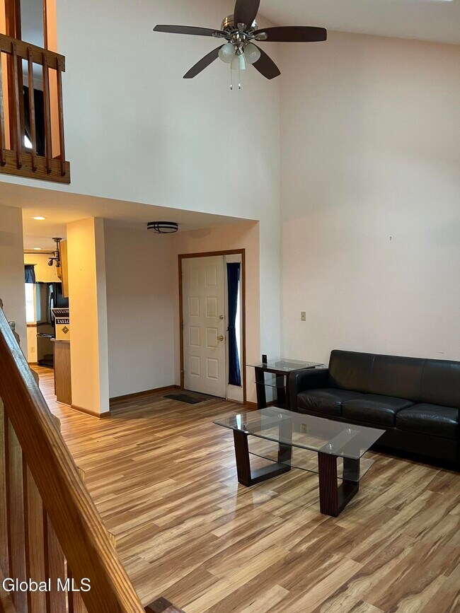 Photo - 43 Green Meadow Dr