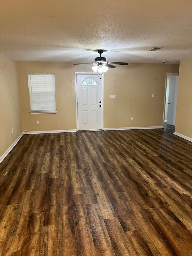 Photo - 131 Cherokee Cir