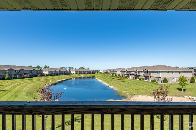 2BR, 2BA - 997SF