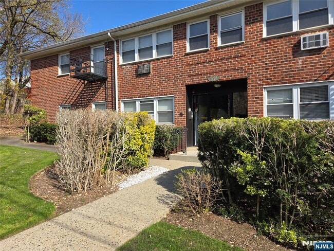 Photo - 1628 Valley 2A Vly Unit 2A