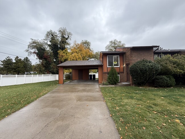 Photo - 7627 Coachman Cir Townhome