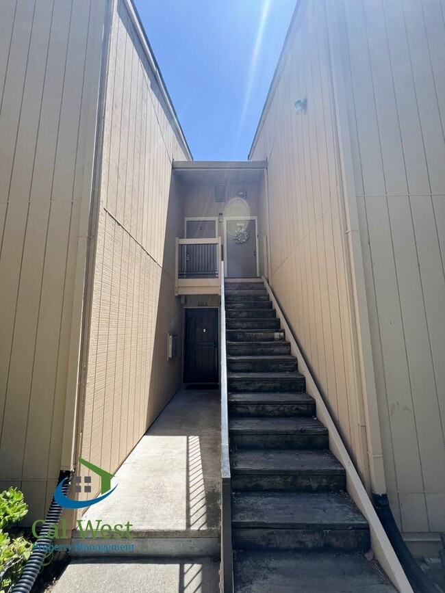 Photo - $3395 - 2 Bedroom, 2 Bath Upstairs Condo in Santa Clara! Unit G