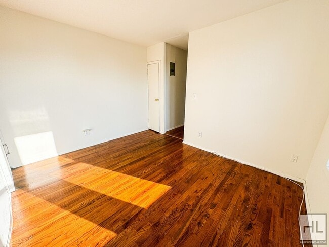 Photo - 14th St Unit 1C