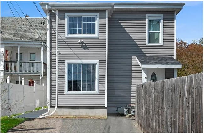 Building Photo - 20 Holbrook Ave Unit 1