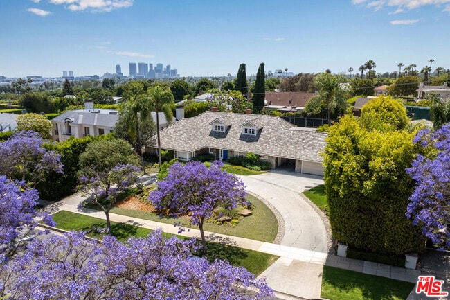 Photo - 717 Alta Dr