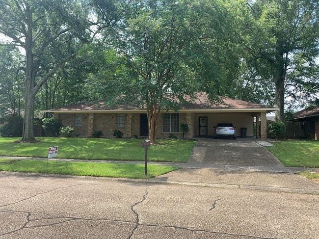 Building Photo - 9730 Mesa Verde Ave