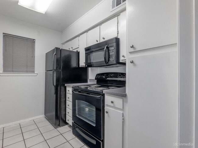 Photo - 4643 Wild Indigo St Unidad 393