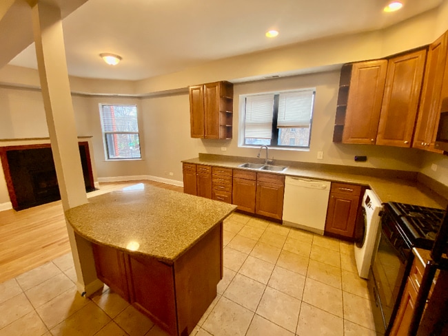 Photo - 6557 S Minerva Ave Unidad 2B