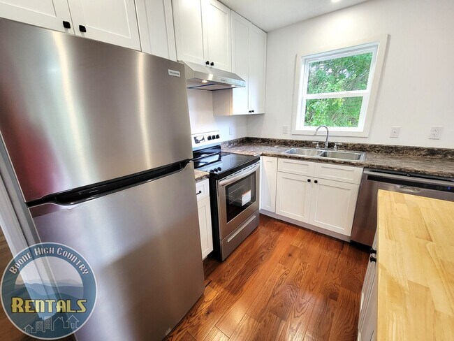 Photo - 427 Sugarloaf Rd Unit A