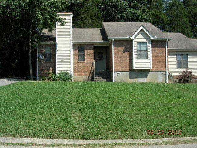 Building Photo - 2 Bedroom 1 bath duplex in Hermitage