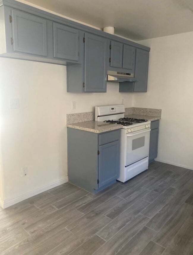 Photo - 1827 N Mariposa Ave
