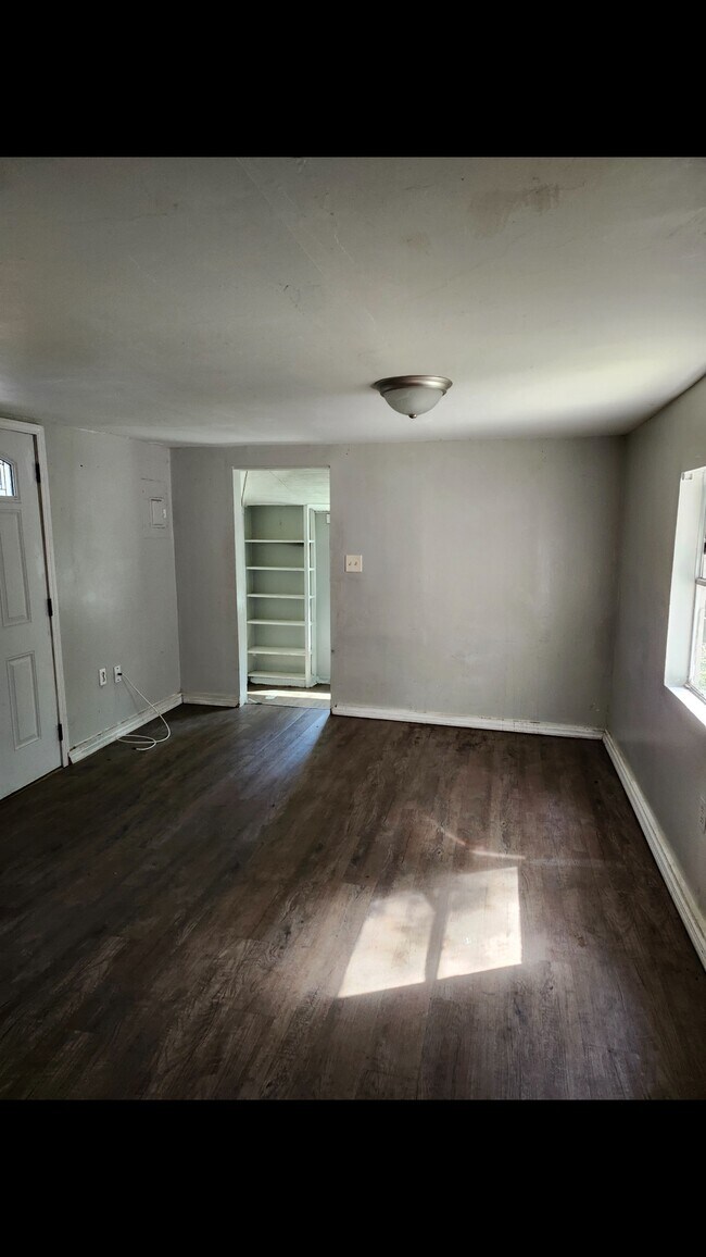 214 W Volusia Ave House House Rental in Deland, FL