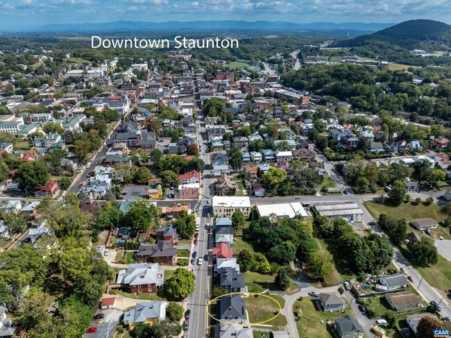 Photo - 830 E Beverley St