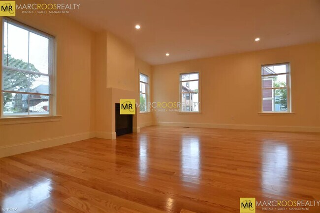 Photo - 7B Sparhawk St Unit -