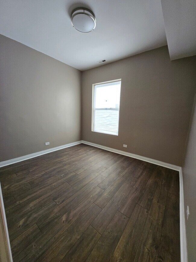 Photo - 4749 S Prairie Ave Unit 2