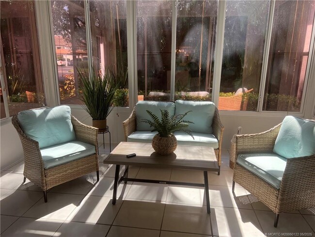 Photo - 6121 SE Landing Way Unidad 1 Rental