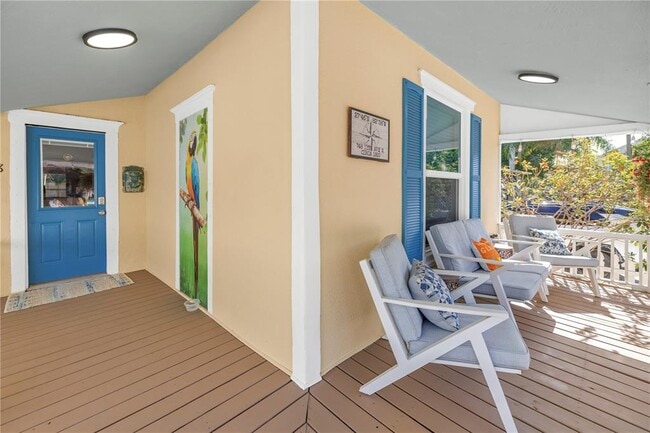 Photo - 748 11th Ave N