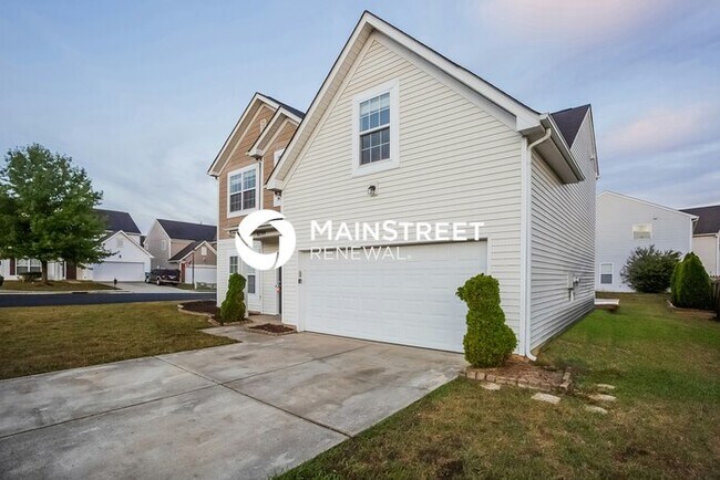 Photo - 4 Bedroom Pet-Friendly Home in Harrisburg, NC with Main Street Renewal