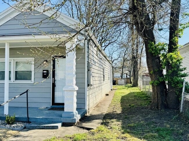 Photo - 520 Wainwright Ave