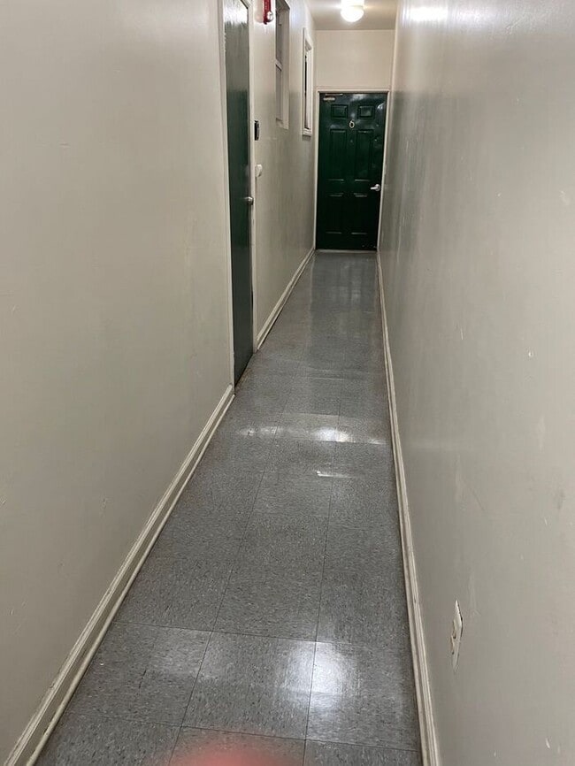Photo - 3 Bedroom Apartment w Free Heat