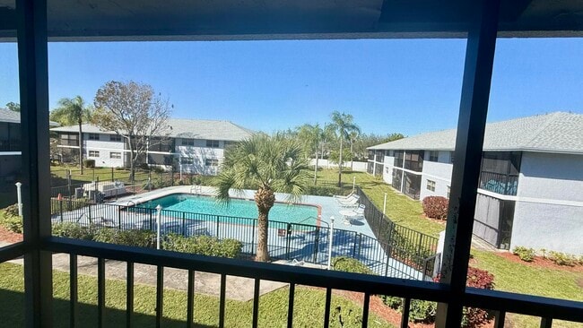 Building Photo - 905 Southridge Rd Unit 202c