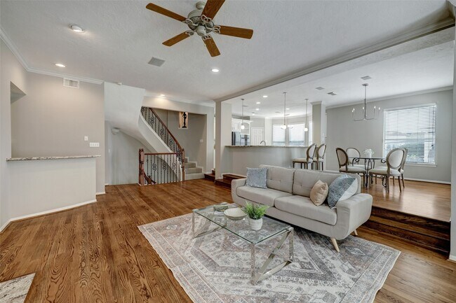 Photo - 5809 Feagan St