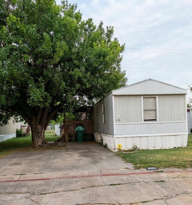 Building Photo - 8105 Moonmist Cir