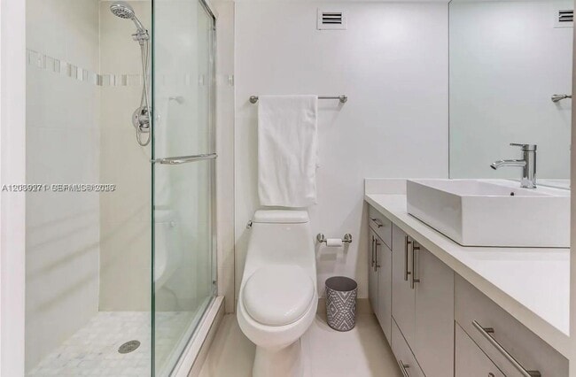Photo - 6039 Collins Ave Unit 401