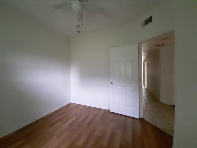 Building Photo - 4542 Otterbury Dr Unit A