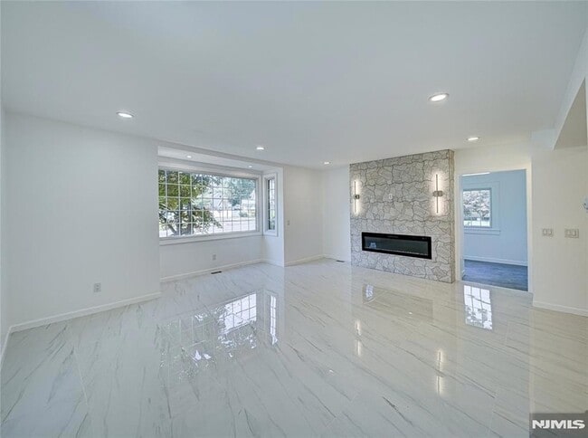 217 Heywood Ave