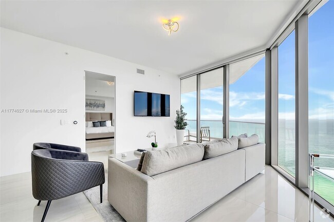 Building Photo - 18975 Collins Ave Unit 3304 Rental