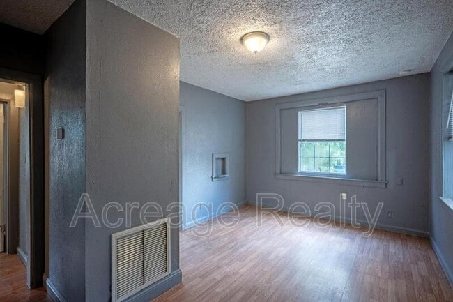 Photo - 1526 W 22nd St