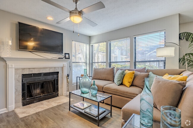 2BR, 2BA - 1230SF