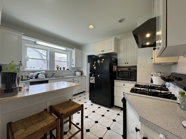 Photo - 625 Summer St