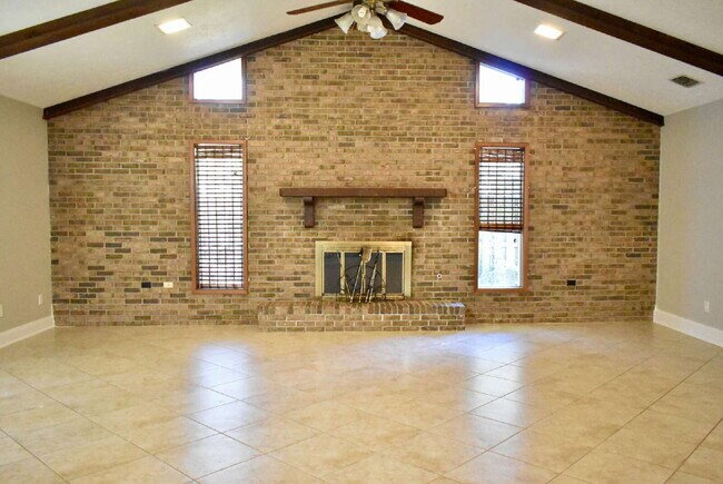 Photo - 130 Derby Woods Dr
