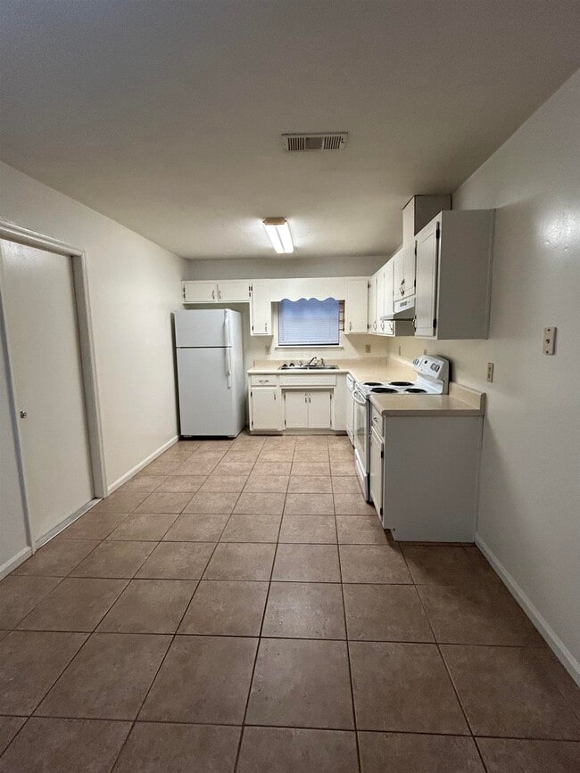 Photo - 8308 Pegwood Way