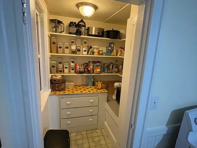 Photo - 30 Braunecker Rd Unidad 2nd floor