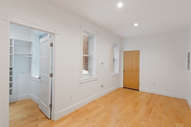 Photo - 344 Hanover St Unit 1