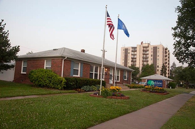 Parklane Apartments - Parklane Apartments