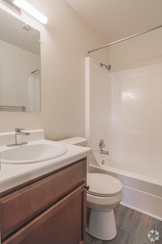 2 BR, 1 BA - Bathroom