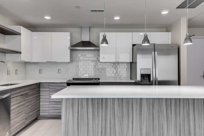 Photo - 476 Enterprise Blvd