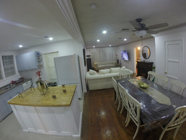 Photo - 4902 Coke Ave