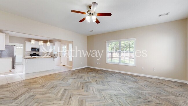 Photo - 3420 Gardenside Dr SW