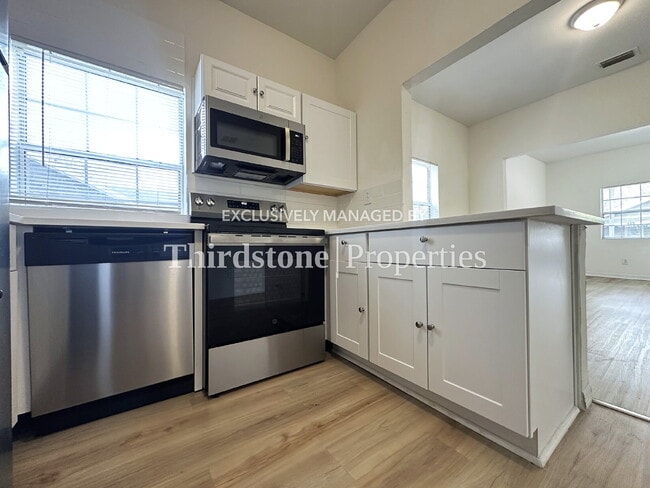 Photo - 672 Chestnut St