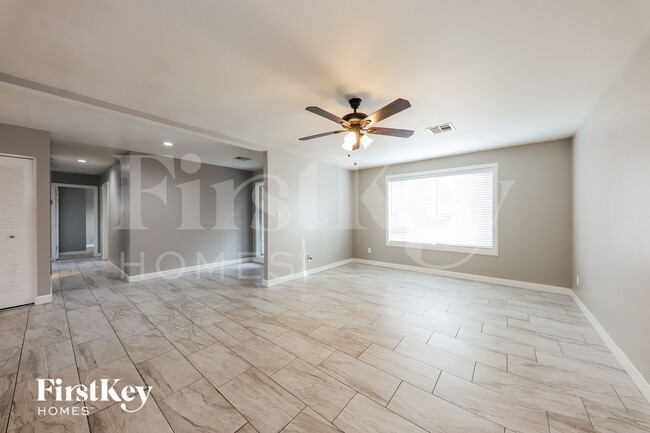 Photo - 4628 W Vogel Ave